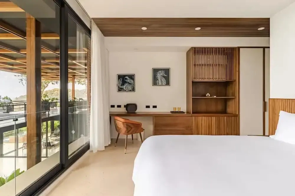 w Spectacular 4BR Villa in Costa Rica