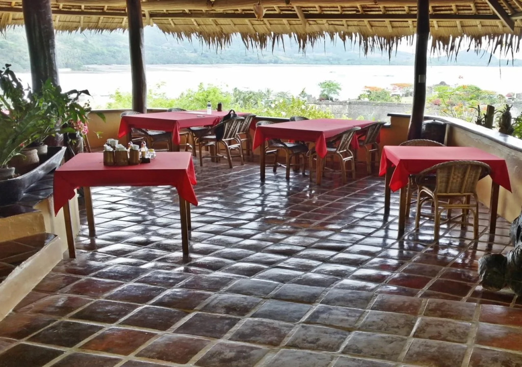 Casa Rosa Inn and Restaurant