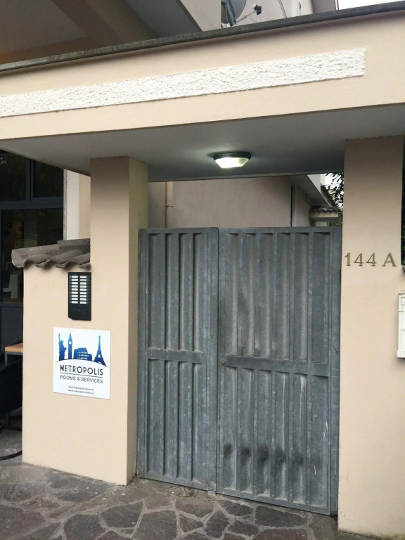 Metropolis Rooms&Services