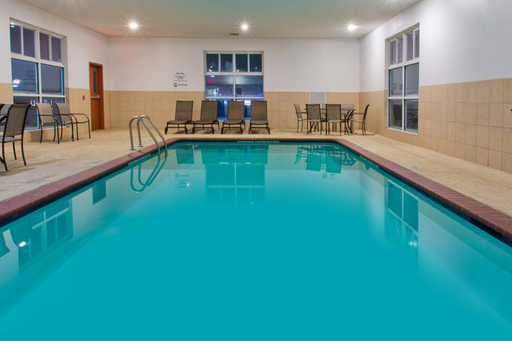 Holiday Inn Express Hotel & Suites Alvarado by IHG