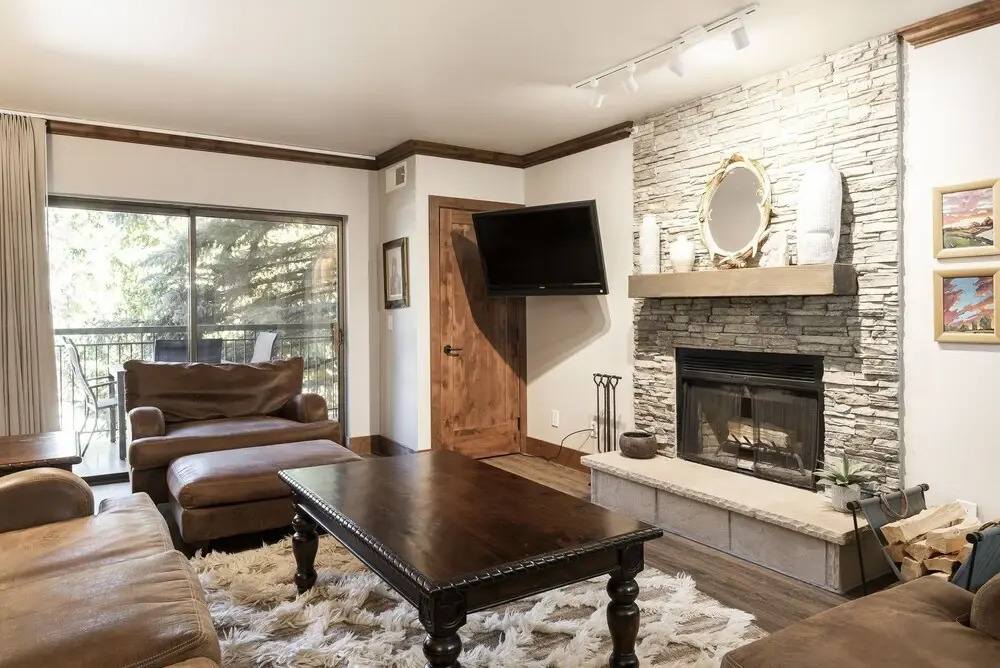Park Station 227 & 229 5 Bedroom Condo by RedAwning