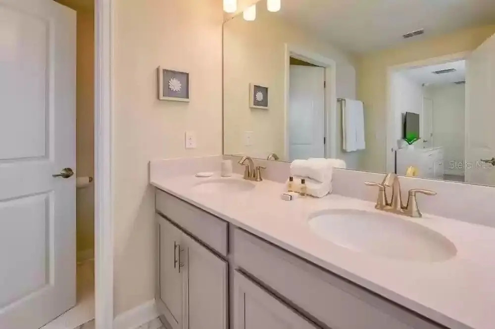 4 Bed Champions Gatel Town Home With Splash Pool 4 Bedroom Townhouse by RedAwning