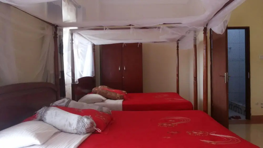 RoseVilla Hotel