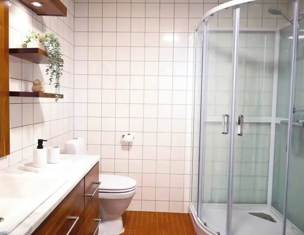 Spacious Apartment Right in the City Centre