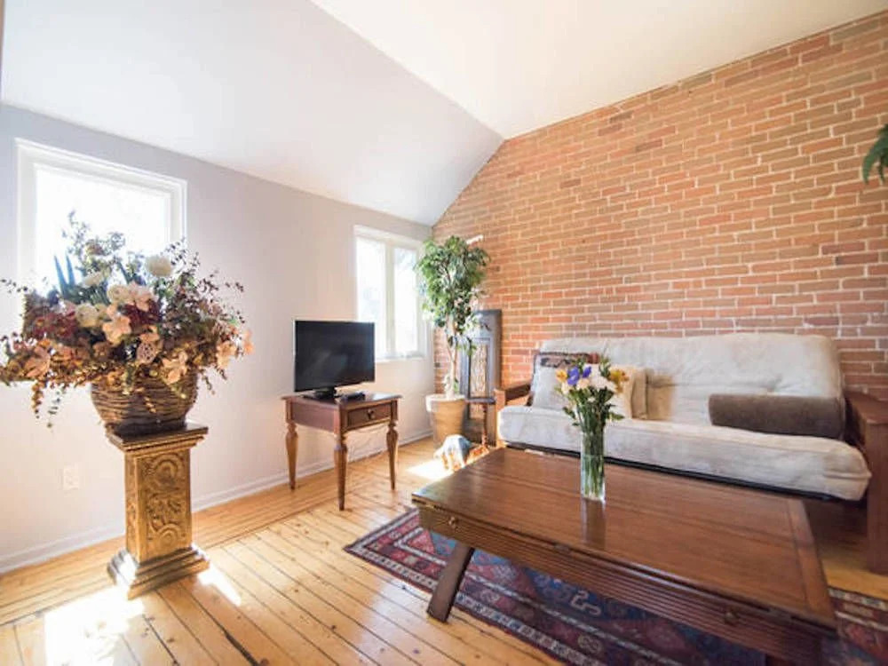 LM Stays - 142 James Street Loft