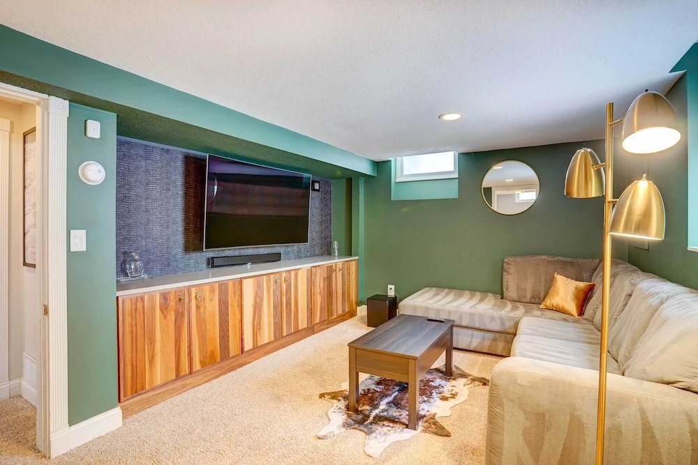 Charming Minneapolis Home < 1 Mi to Lakes!