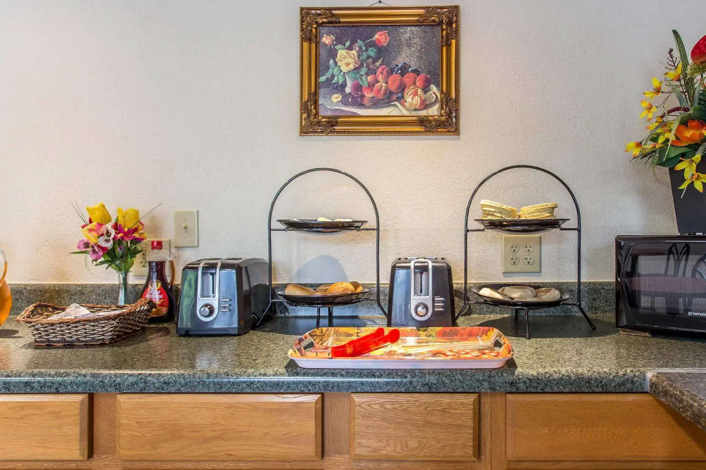 Econo Lodge & Suites Southern Pines - Pinehurst