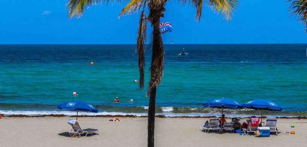 Hollywood Sands Resort