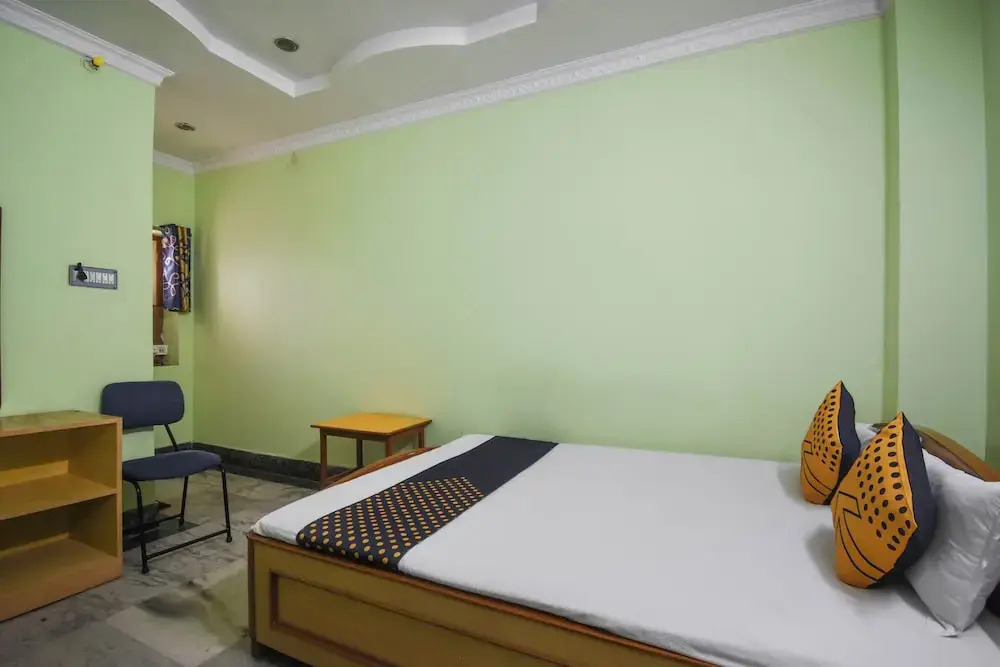 Hotel Rajmahal