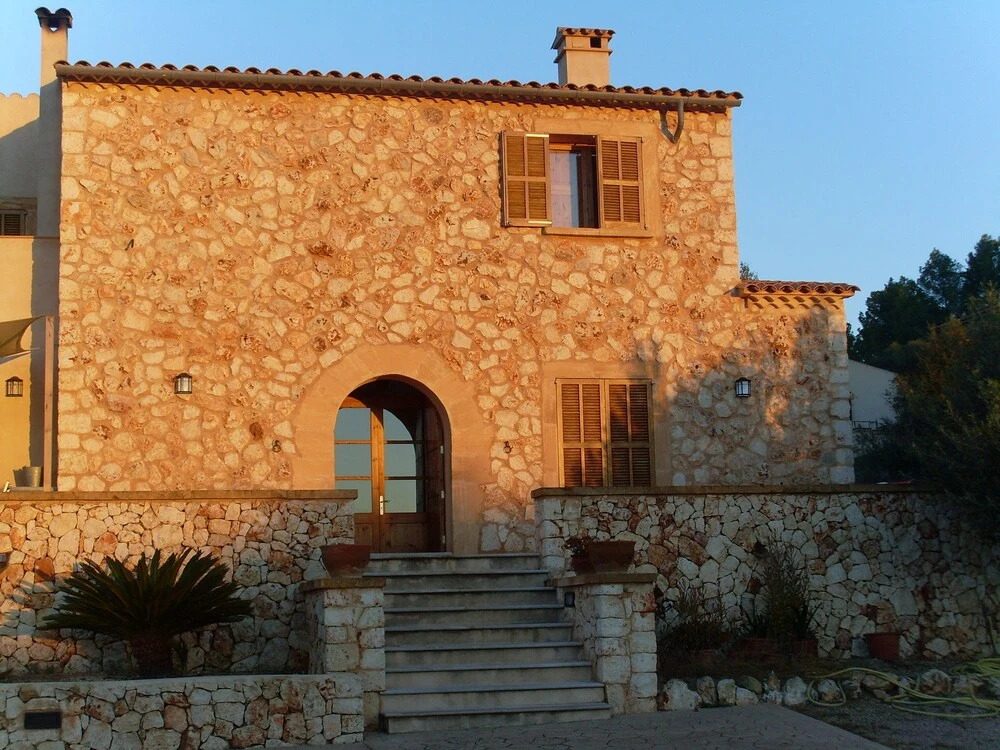 Ideal house for families Very quiet area and good access by car