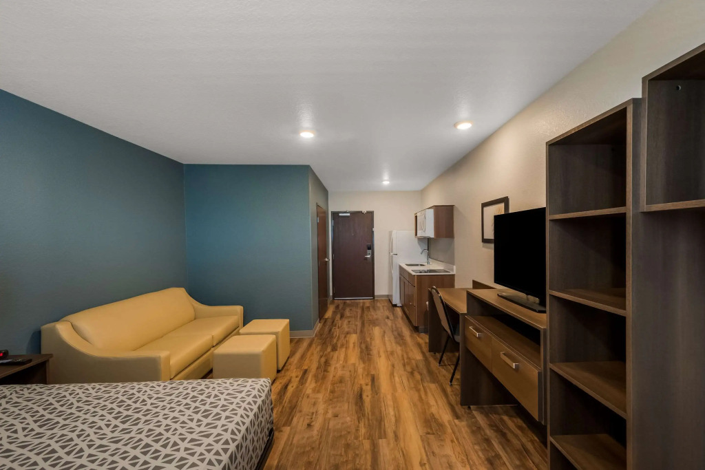 WoodSpring Suites West Palm Beach