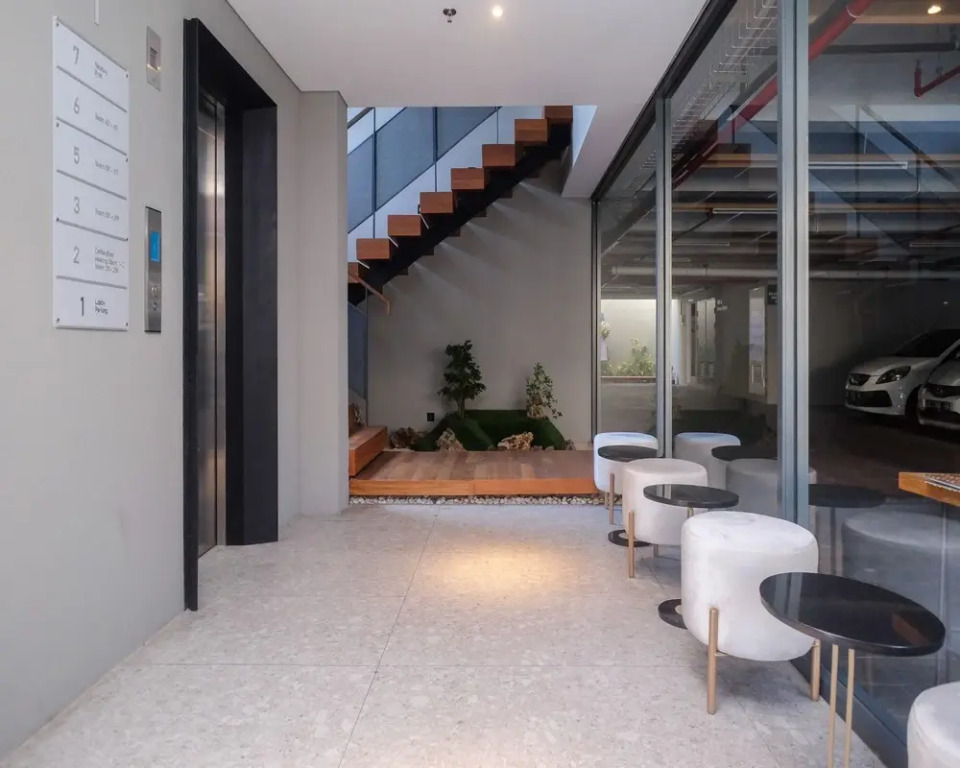 Sans Hotel RG Living Jogja by RedDoorz
