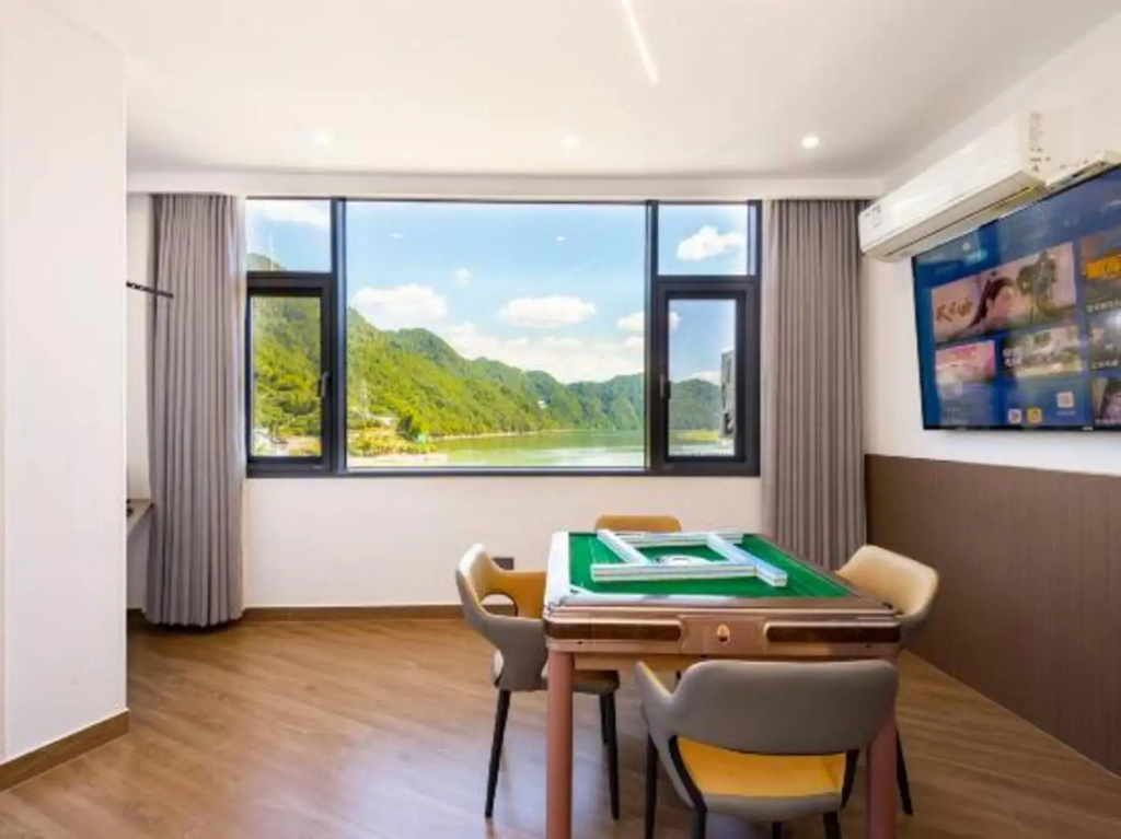 She County Shendu Town Gallery Home Homestay (Xin'anjiang Landscape Gallery Scenic Area)