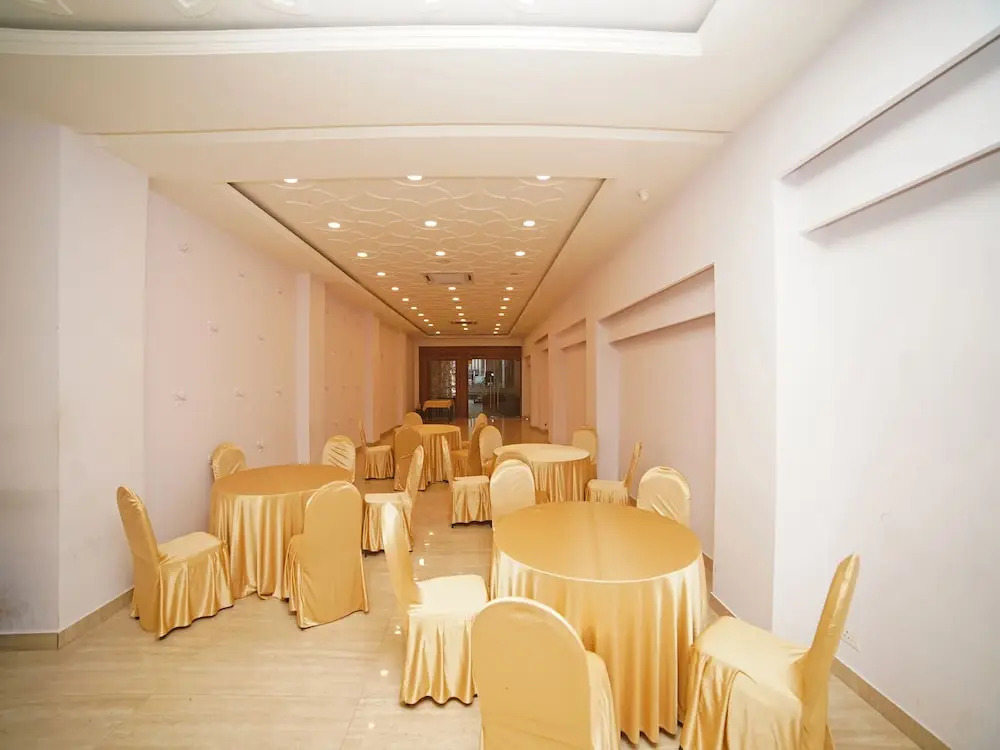 Oyo 7872 Amber Hotel