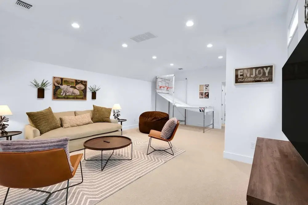 Chic Modern Farm Haus - Minutes to Everything