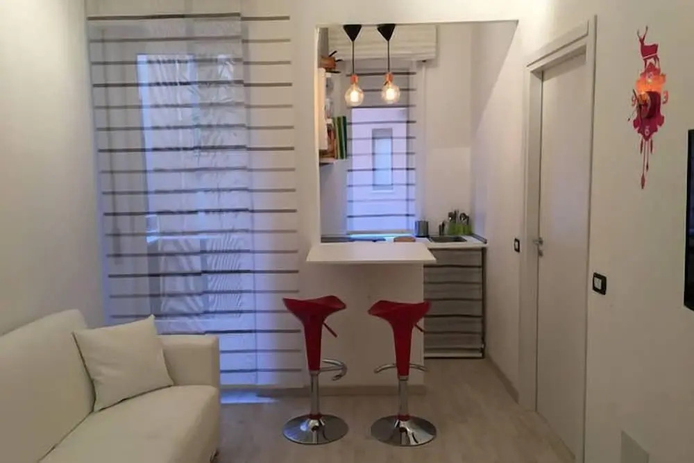 Superb White Flat