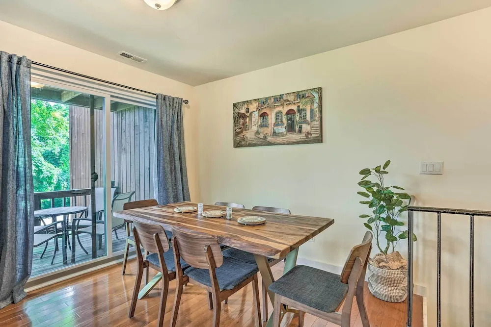 Sun-lit Vernon Condo < 2 Mi to Ski Resort!