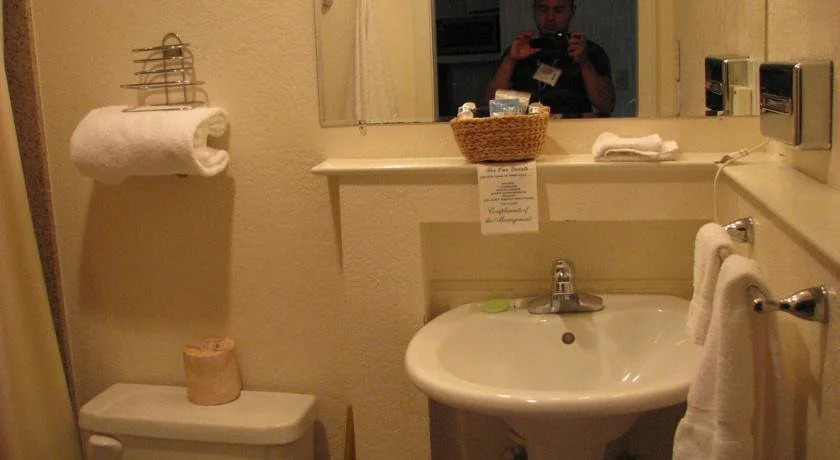 Americas Best Value Inn Clinton