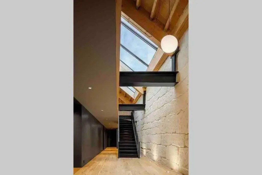 BOUTIQUE Rentals-Art & Charm II Apt w/ Terrace
