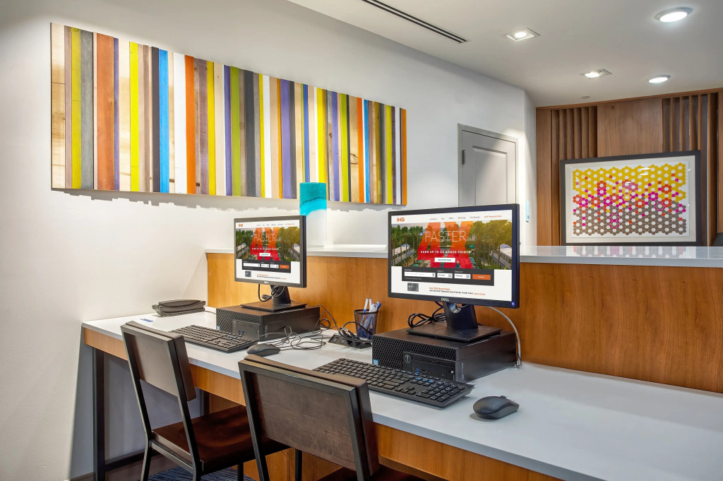Holiday Inn Express & Suites - Lexington W - Versailles by IHG
