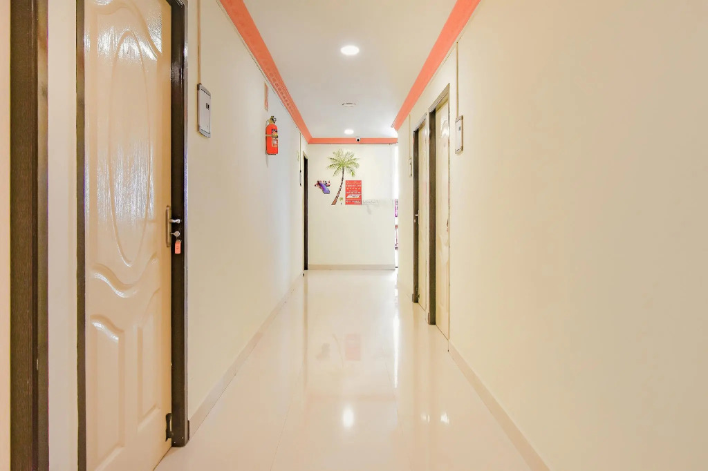 OYO 79217 Flagship R2 Hotel
