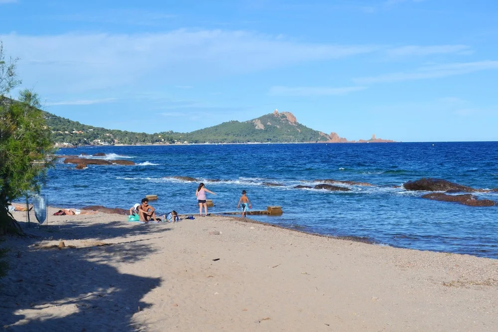 Apartment With 2 Bedrooms in Agay, With Wonderful sea View, Pool Acces