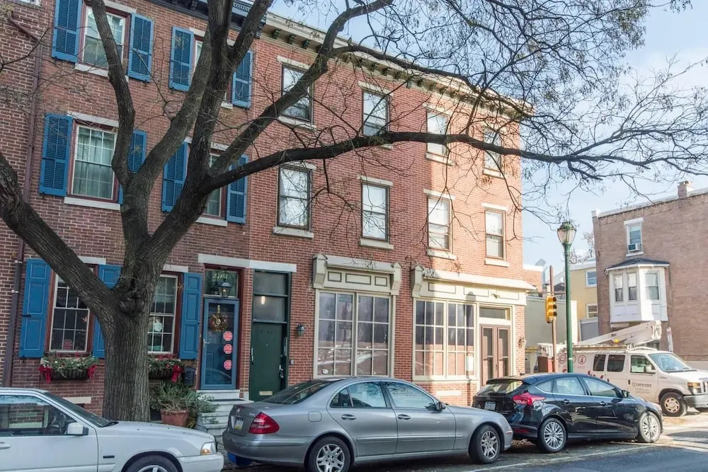 The Royal Studio - Philly's Finest - With Deck
