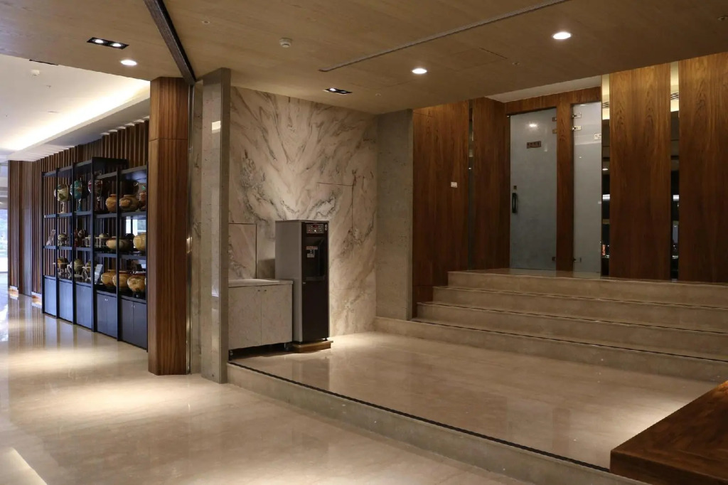 Chii Lih Hotel - Kaohsiung Love River
