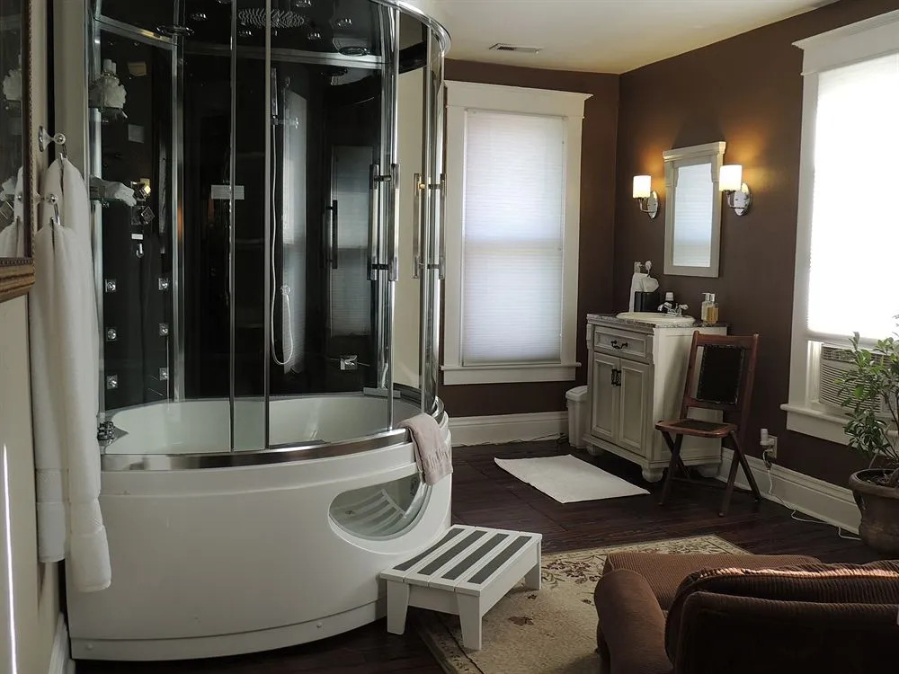 Lyons'' Twin Mansions B&B And Spa