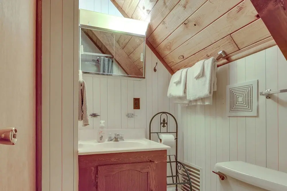 Snowshoe Cabin W/ Resort Perks - Ski, Tube & More!