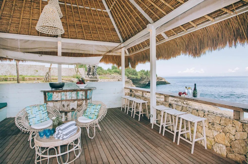 Driftwood Villas