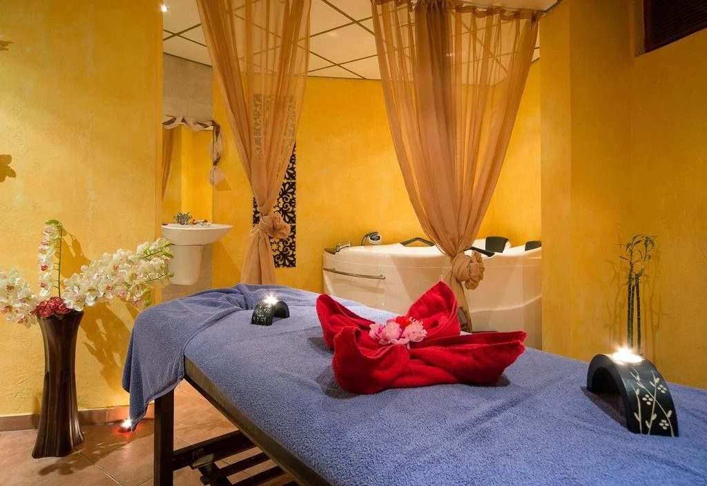 Green Wood Hotel & Spa