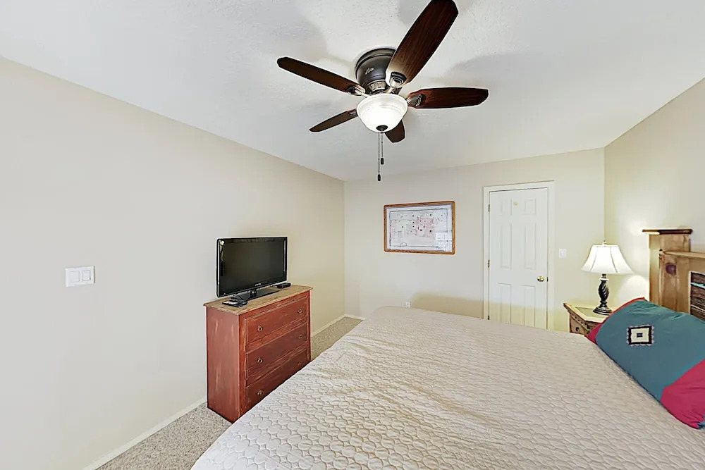 New Listing! Quiet 1 Block From Railyard 2 Bedroom Condo