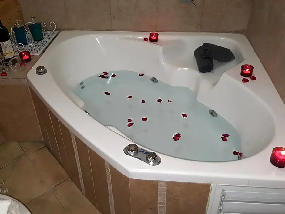 Zimmer Belev HaKikar- Dead sea