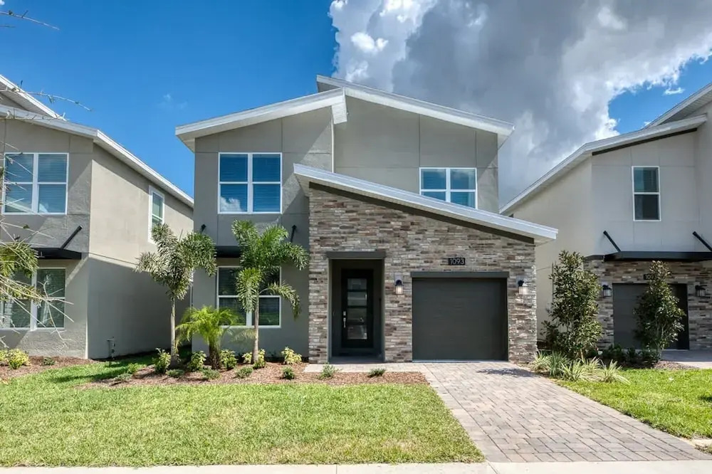 5BR Themed Home - Private Pool Prime Location