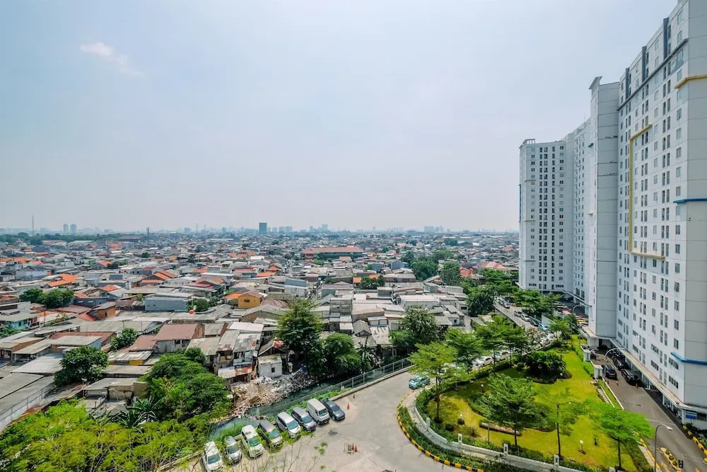 Big And Cozy 1Br Bassura City Apartment Near Mall