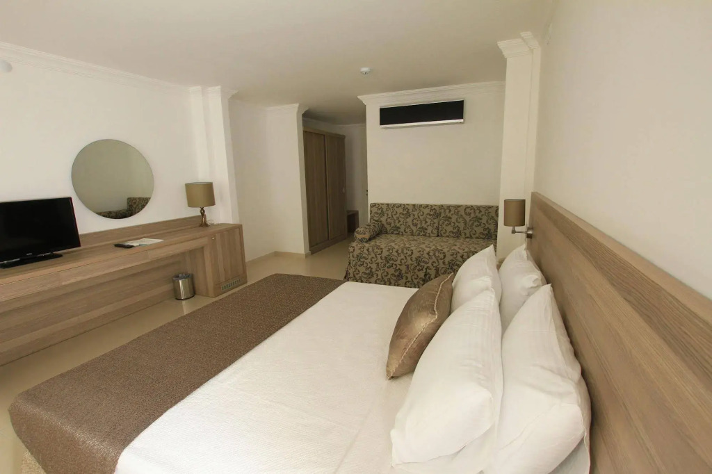 Palm Bay Beach Hotel