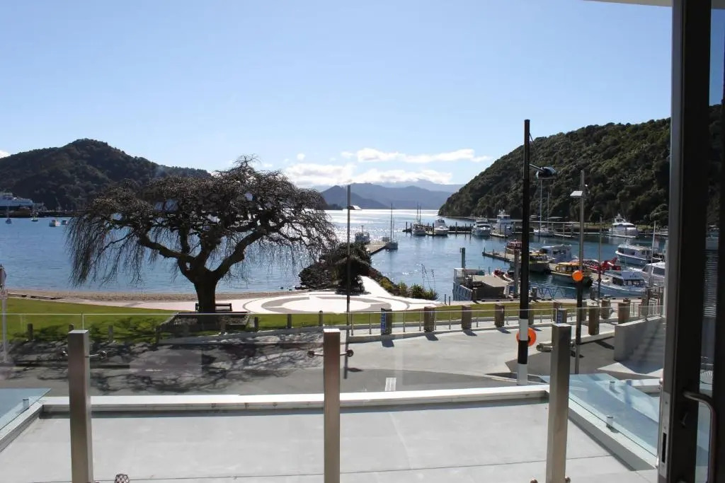 Oxley's Waterfront Luxury Apartment