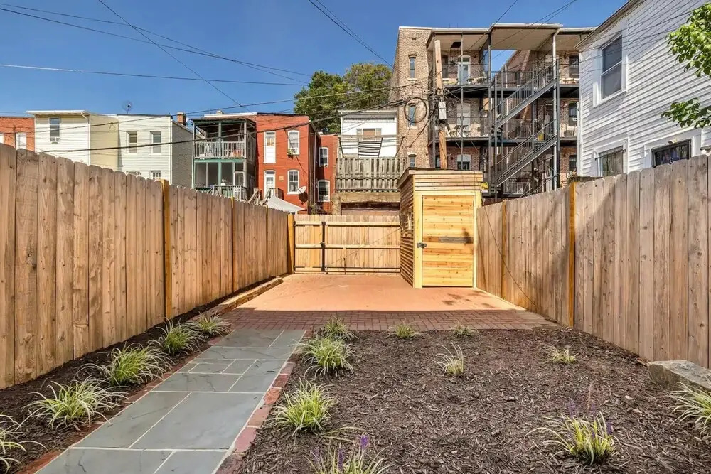 3-br DC Townhome Getaway Close to It All