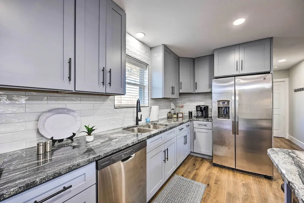 Bentonville Home ~ 1 Mi from Downtown
