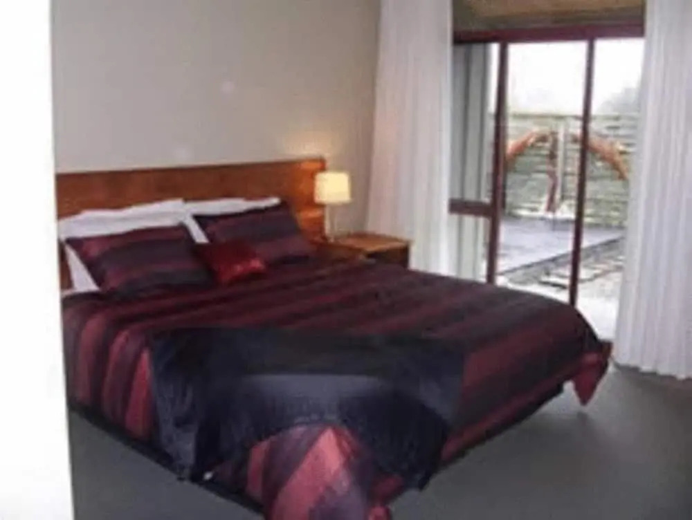 Mahitahi Lodge