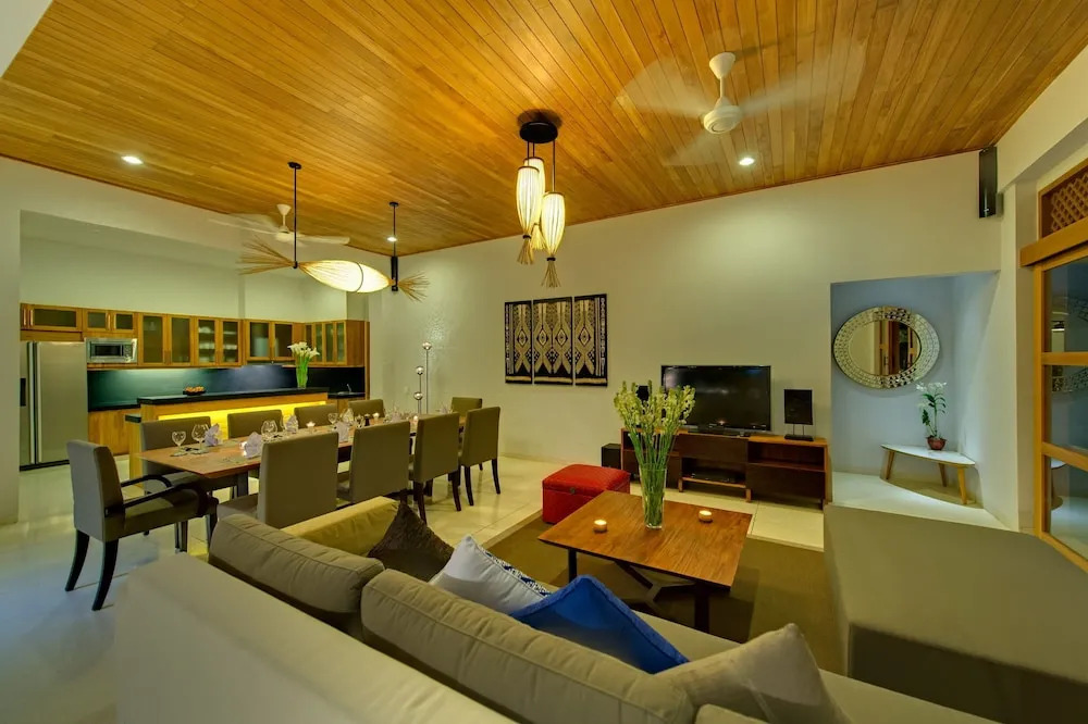 9 Bedrooms 9 Bathrooms-2 Pools Seminyak