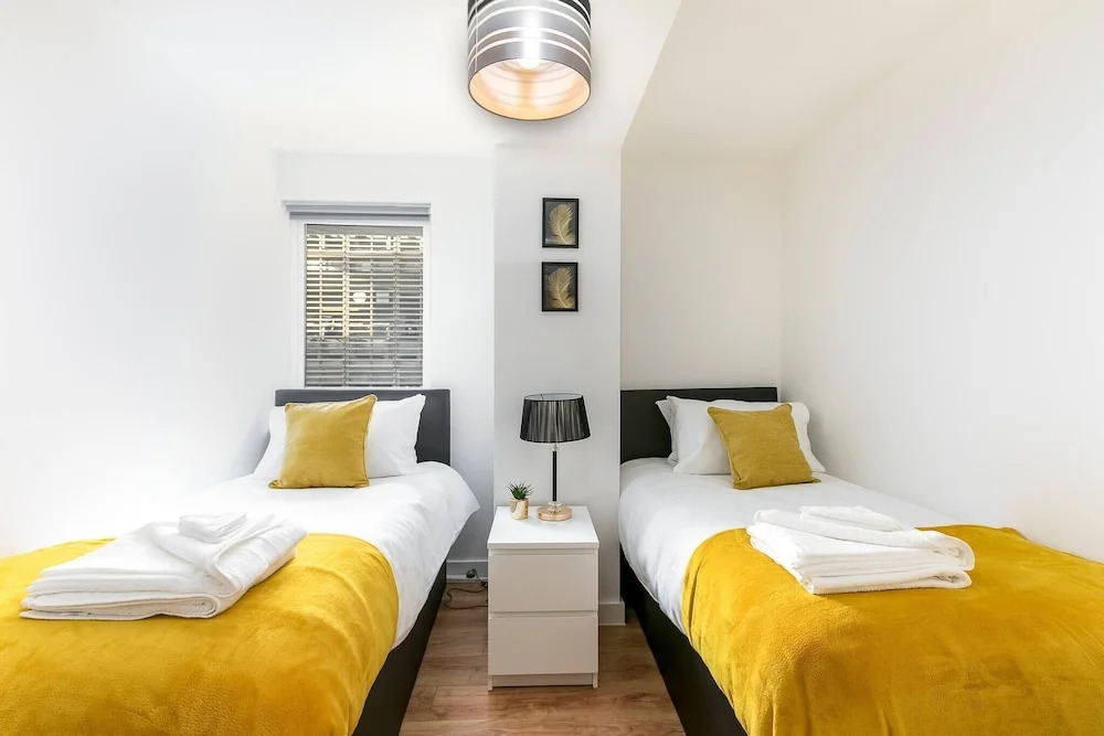 Skyvillion - Tower Point Enfield 2bed Wbalcony