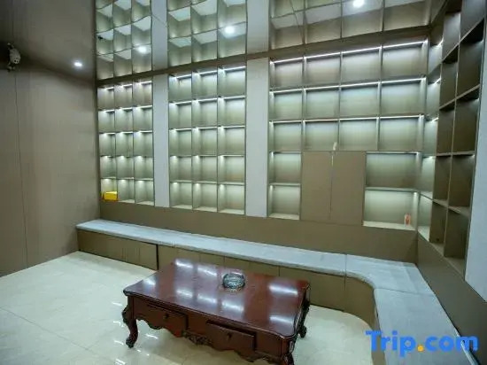 Platinum Holiday Hotel