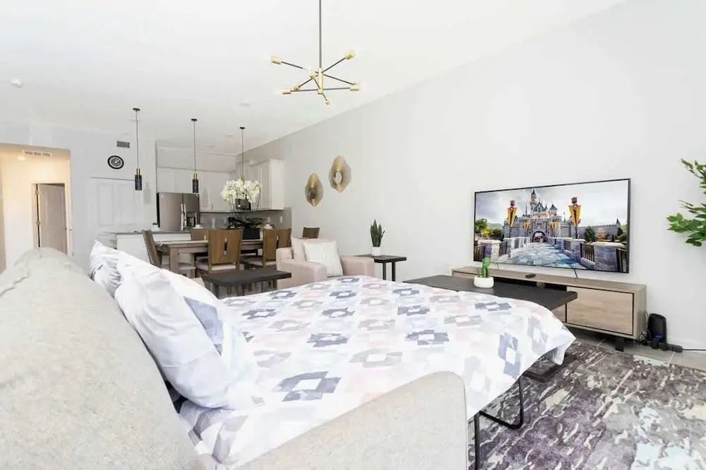 Modern 2Bd Townhome Minutes to Disney w Waterpark
