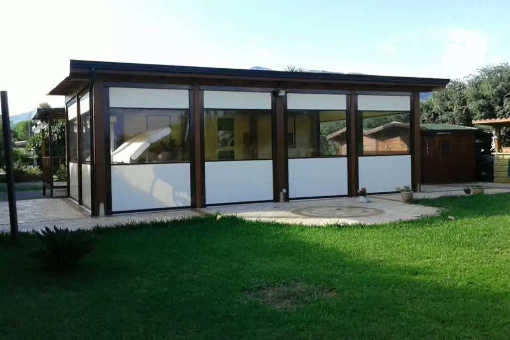 Casa vacanze a 50 mt dal mare con ampio giardino e parcheggio privato