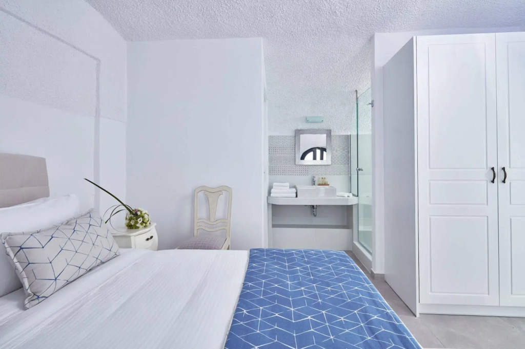 La Maltese Oia Luxury Suites