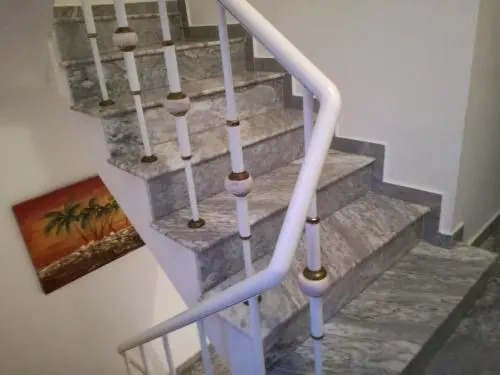 Tzonevi Guest House