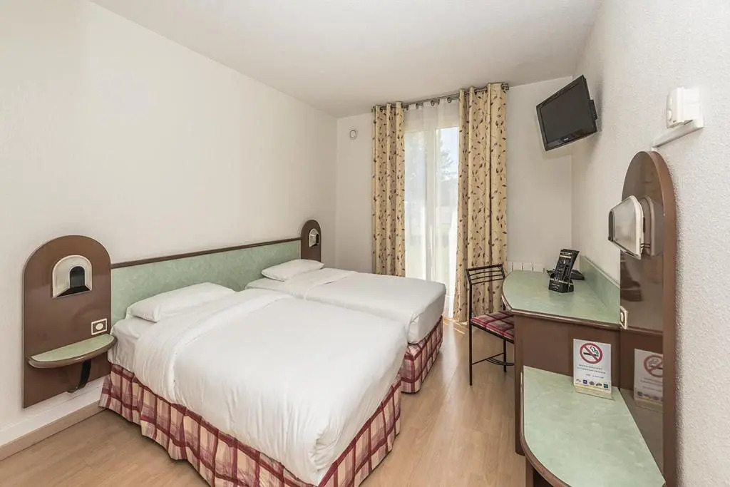 Hostellerie Saint Vincent Beauvais Aeroport