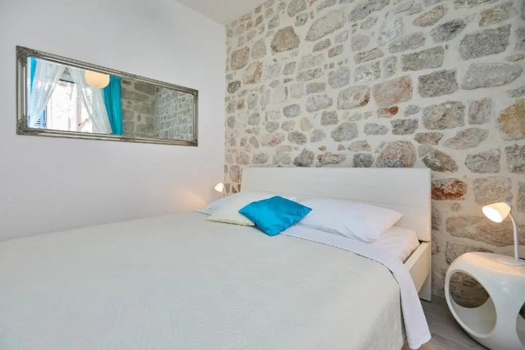 Festa Apartments & Rooms
